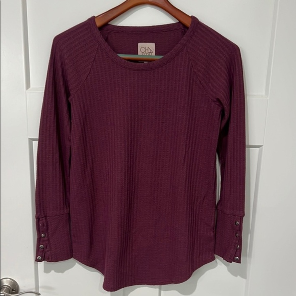Chaser Red Ribbed Button Sleeve Waffle Knit Sz M